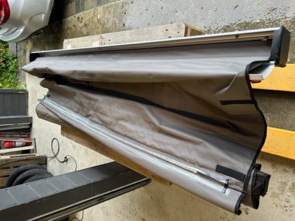 Markise i alukasett 200x200 inkl fester, LED  Treeline Outdoors - Bilde 11